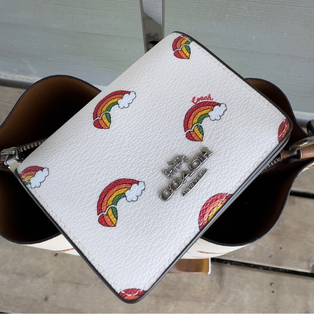 Like NEW Coach Mollie 22 Bucket Bag 🌈Rainbow Print Canvas & Leather w/ Wallet - Picture 6 of 7